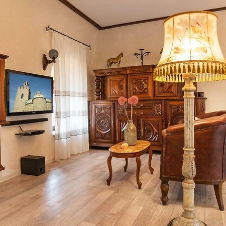 Historic Apartment In The Heart Of The City ヴェリコ・タルノヴォ エクステリア 写真