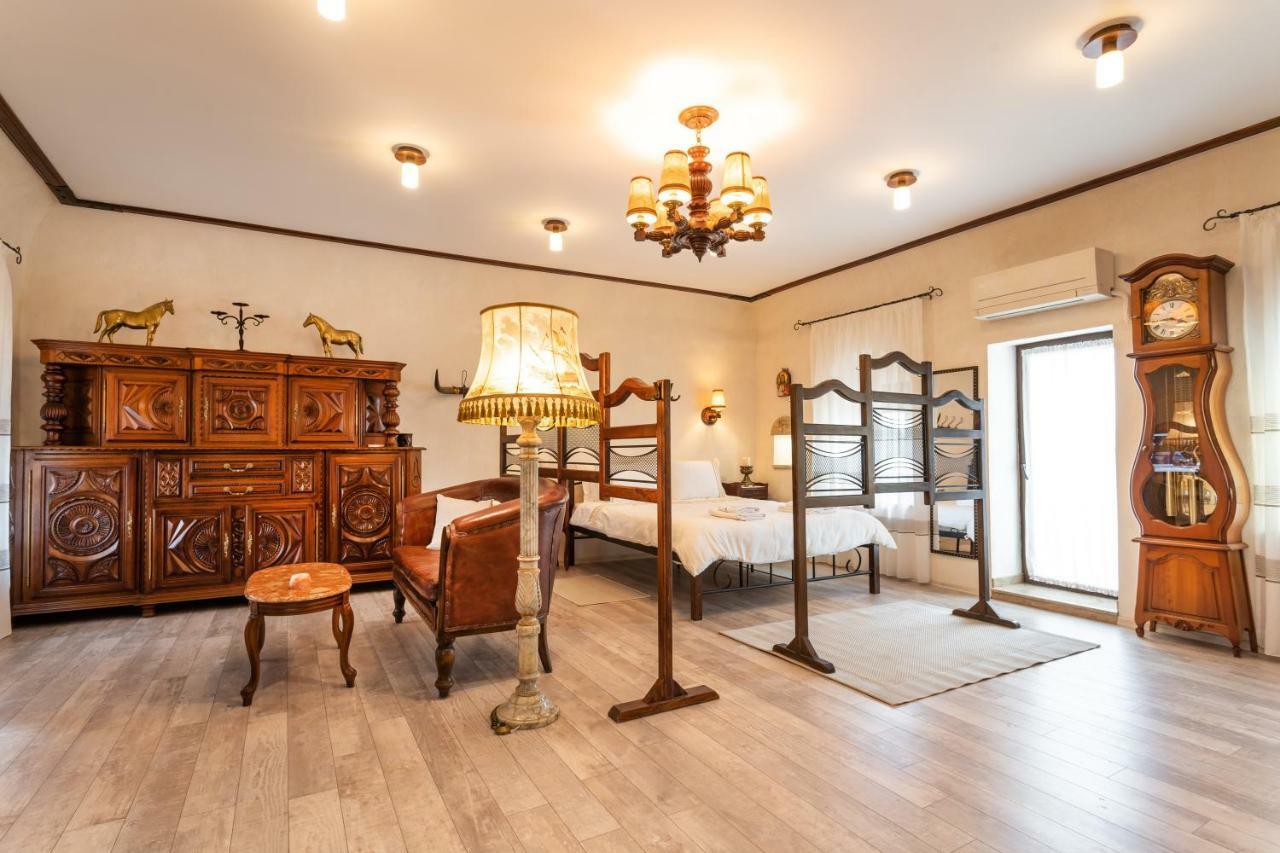 Historic Apartment In The Heart Of The City ヴェリコ・タルノヴォ エクステリア 写真