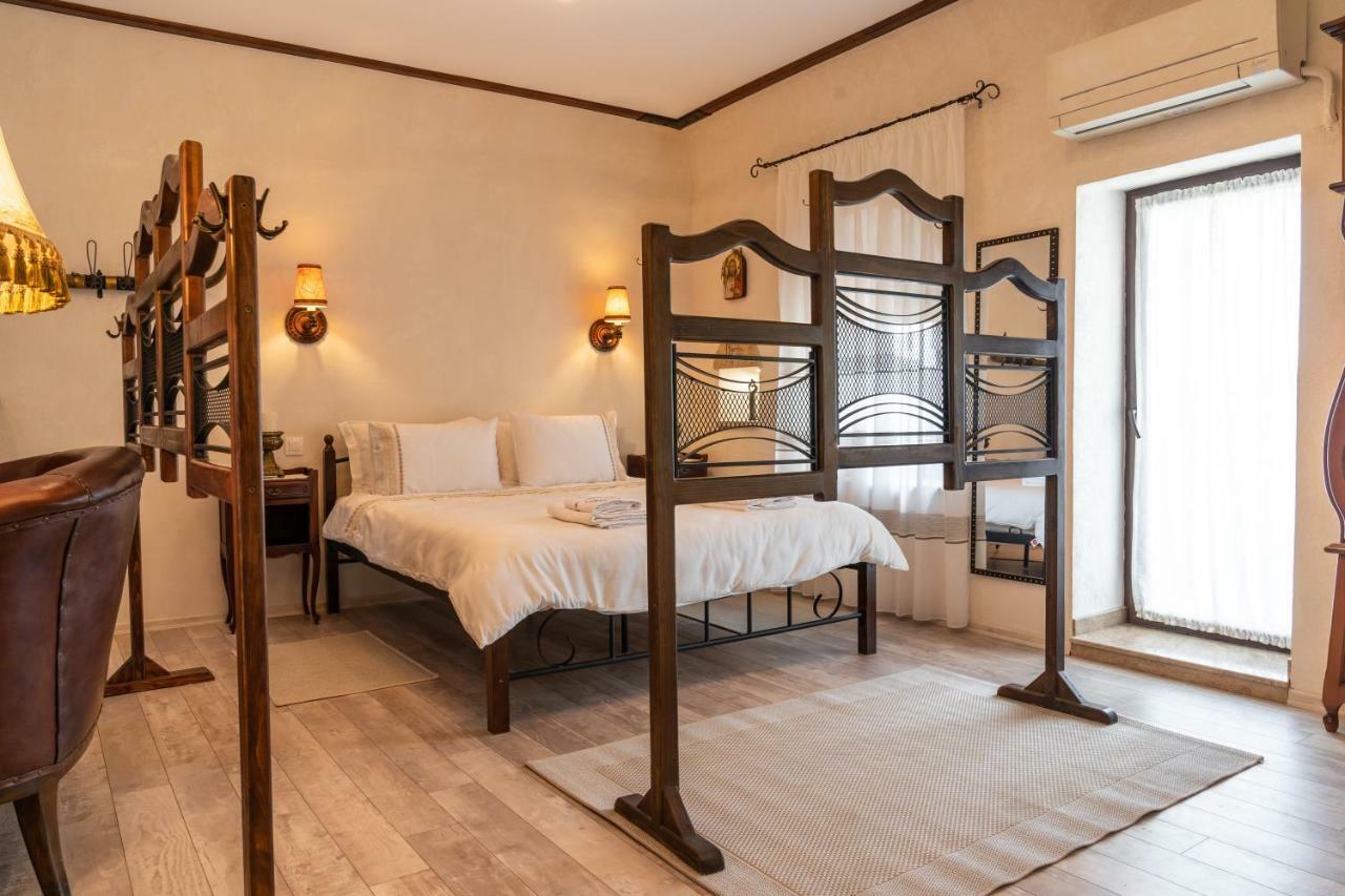 Historic Apartment In The Heart Of The City ヴェリコ・タルノヴォ エクステリア 写真