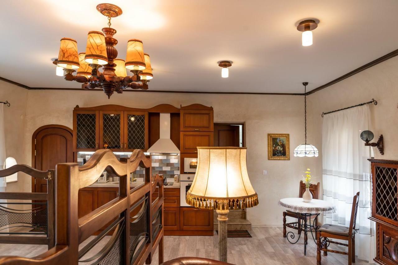 Historic Apartment In The Heart Of The City ヴェリコ・タルノヴォ エクステリア 写真