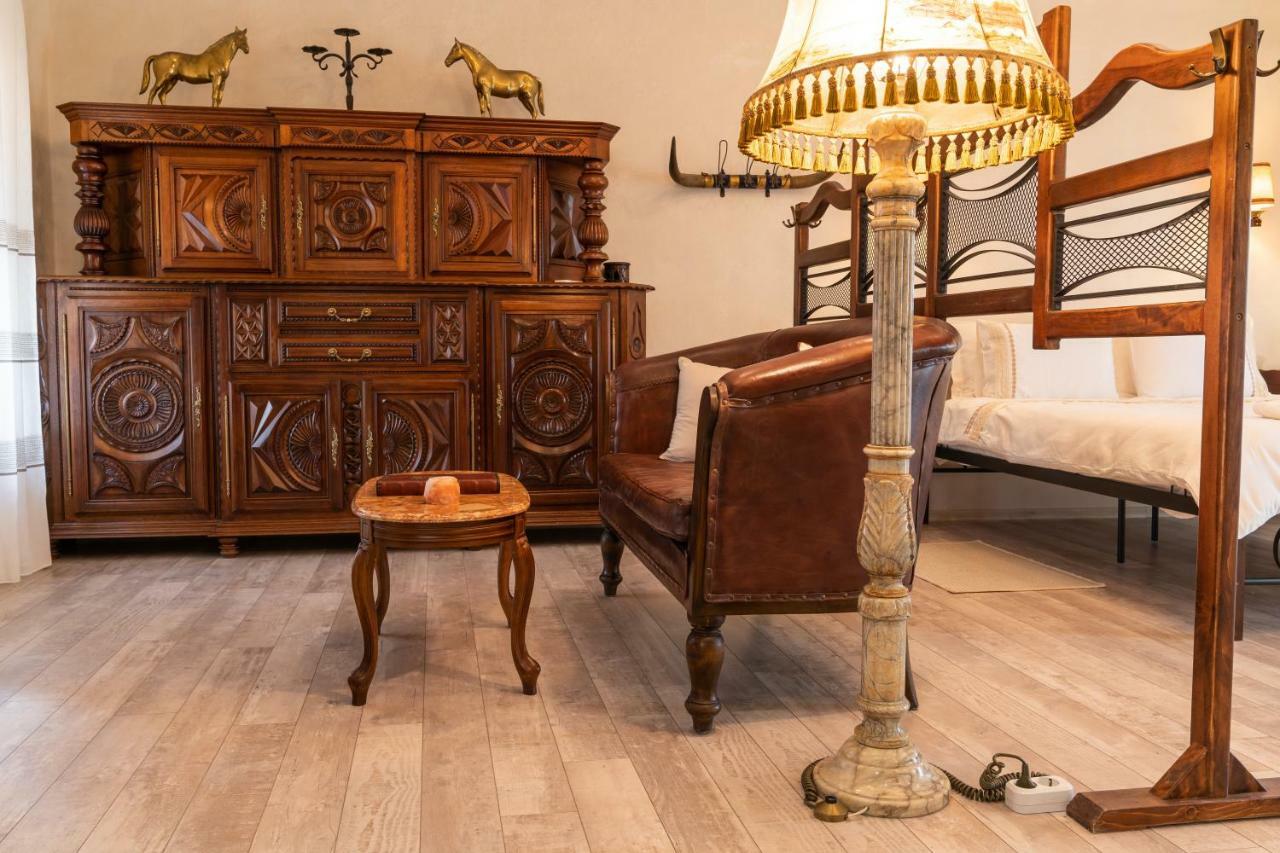 Historic Apartment In The Heart Of The City ヴェリコ・タルノヴォ エクステリア 写真