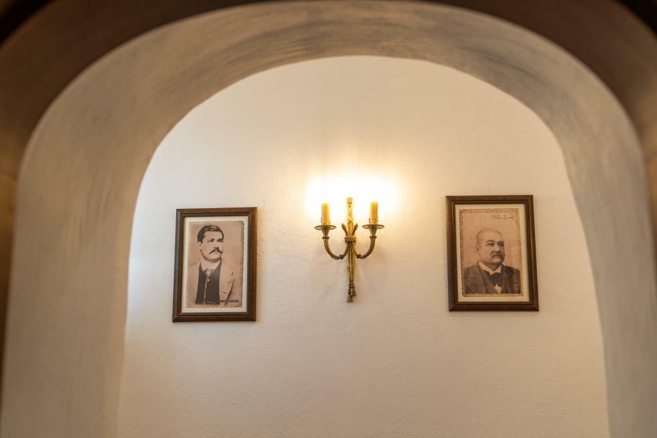 Historic Apartment In The Heart Of The City ヴェリコ・タルノヴォ エクステリア 写真