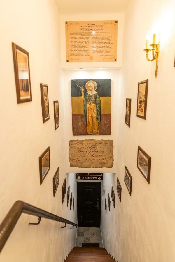 Historic Apartment In The Heart Of The City ヴェリコ・タルノヴォ エクステリア 写真